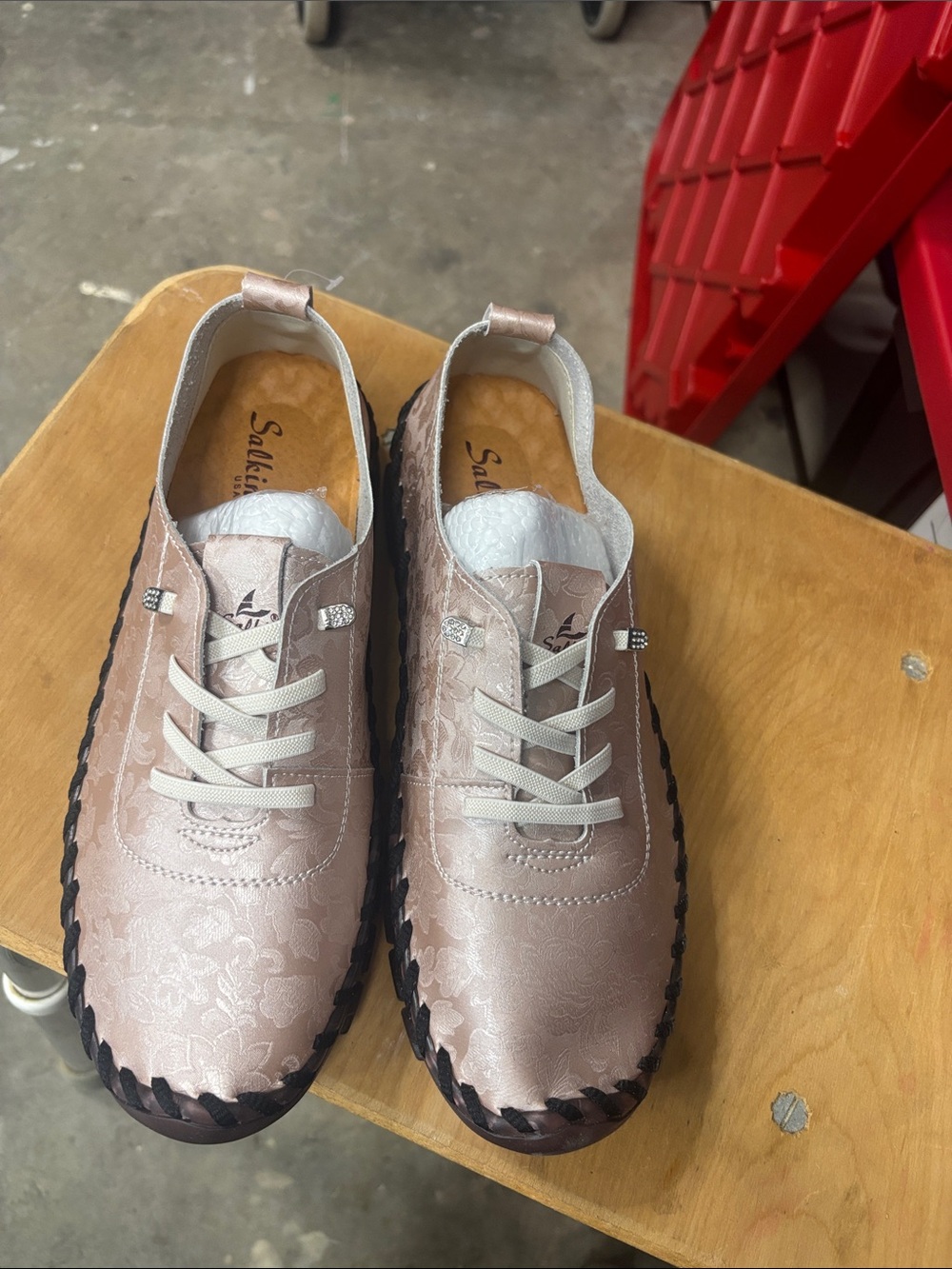 Women’s size 43 shoes